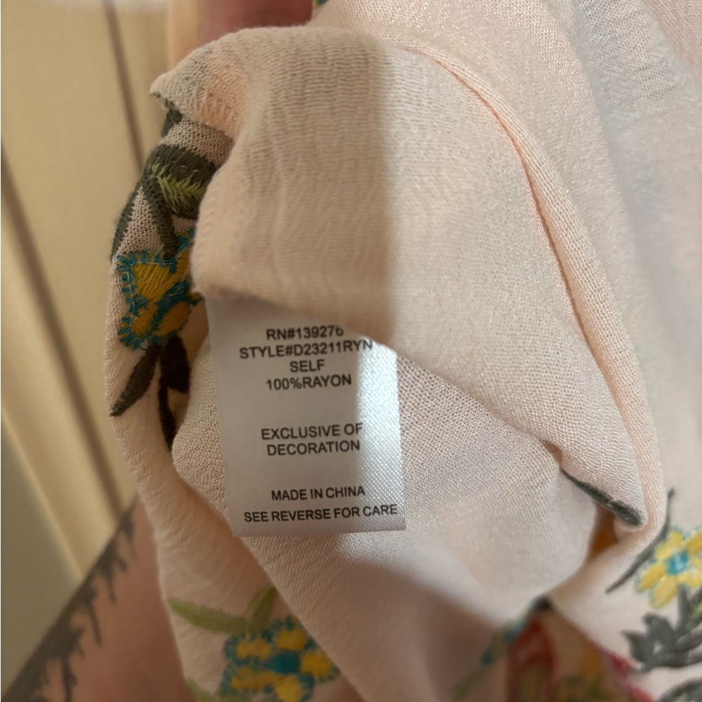 Embroidered Tank top - Picture 3 of 5